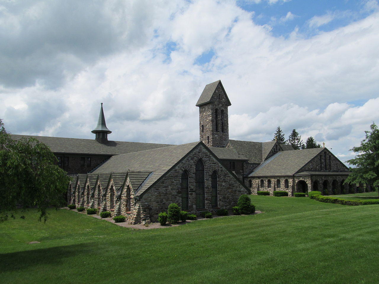 St_Josephs_Abbey,_Spencer_MA.jpg